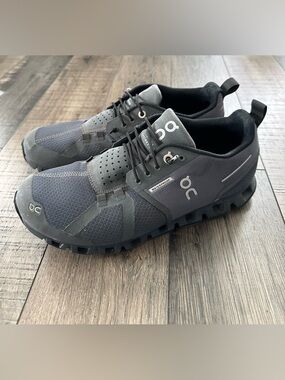 On Cloud 5 Waterproof Running Shoes Women's Sz 7